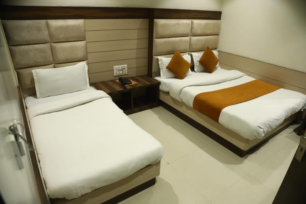 Hotel Malhotra Inn 50 Meter From Golden Temple أمريتسار المظهر الخارجي الصورة