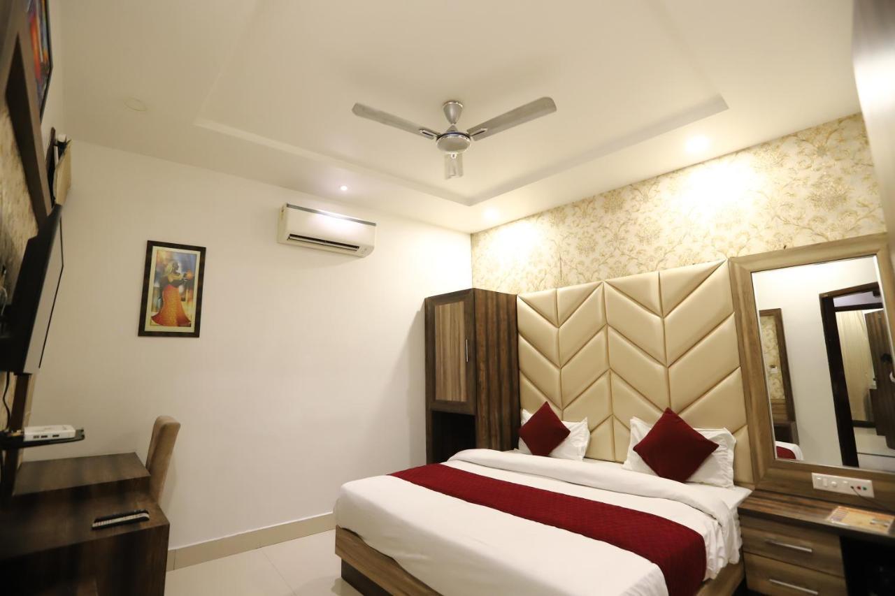 Hotel Malhotra Inn 50 Meter From Golden Temple أمريتسار المظهر الخارجي الصورة