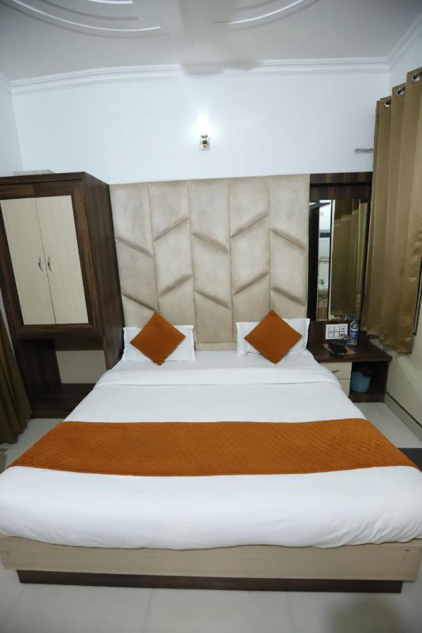 Hotel Malhotra Inn 50 Meter From Golden Temple أمريتسار المظهر الخارجي الصورة