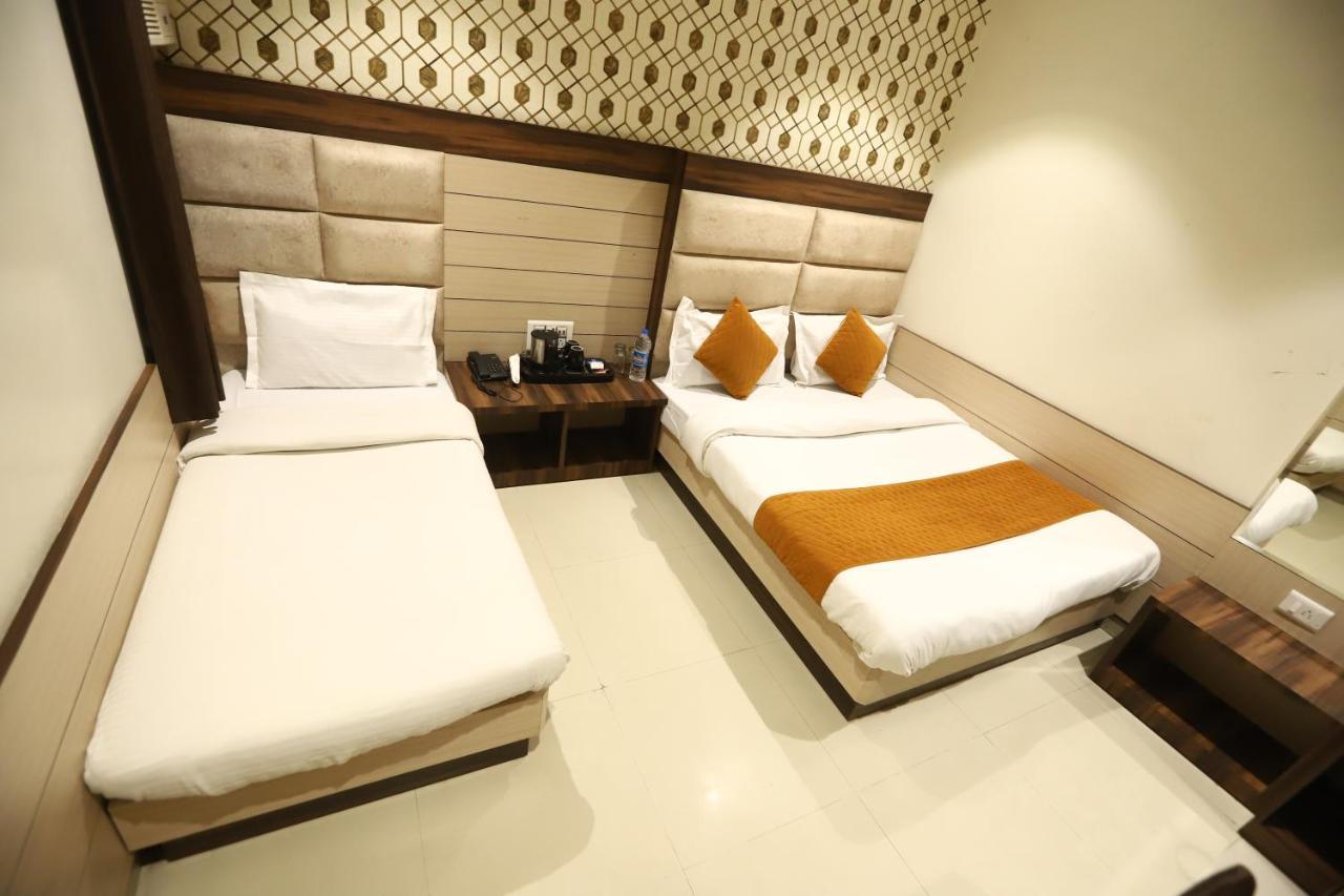 Hotel Malhotra Inn 50 Meter From Golden Temple أمريتسار المظهر الخارجي الصورة