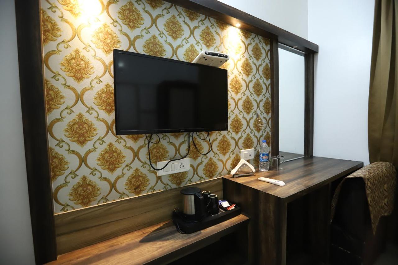 Hotel Malhotra Inn 50 Meter From Golden Temple أمريتسار المظهر الخارجي الصورة