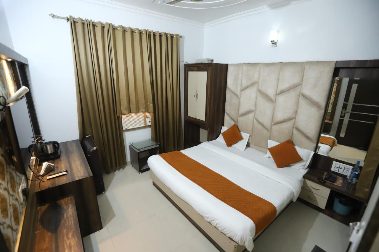 Hotel Malhotra Inn 50 Meter From Golden Temple أمريتسار المظهر الخارجي الصورة