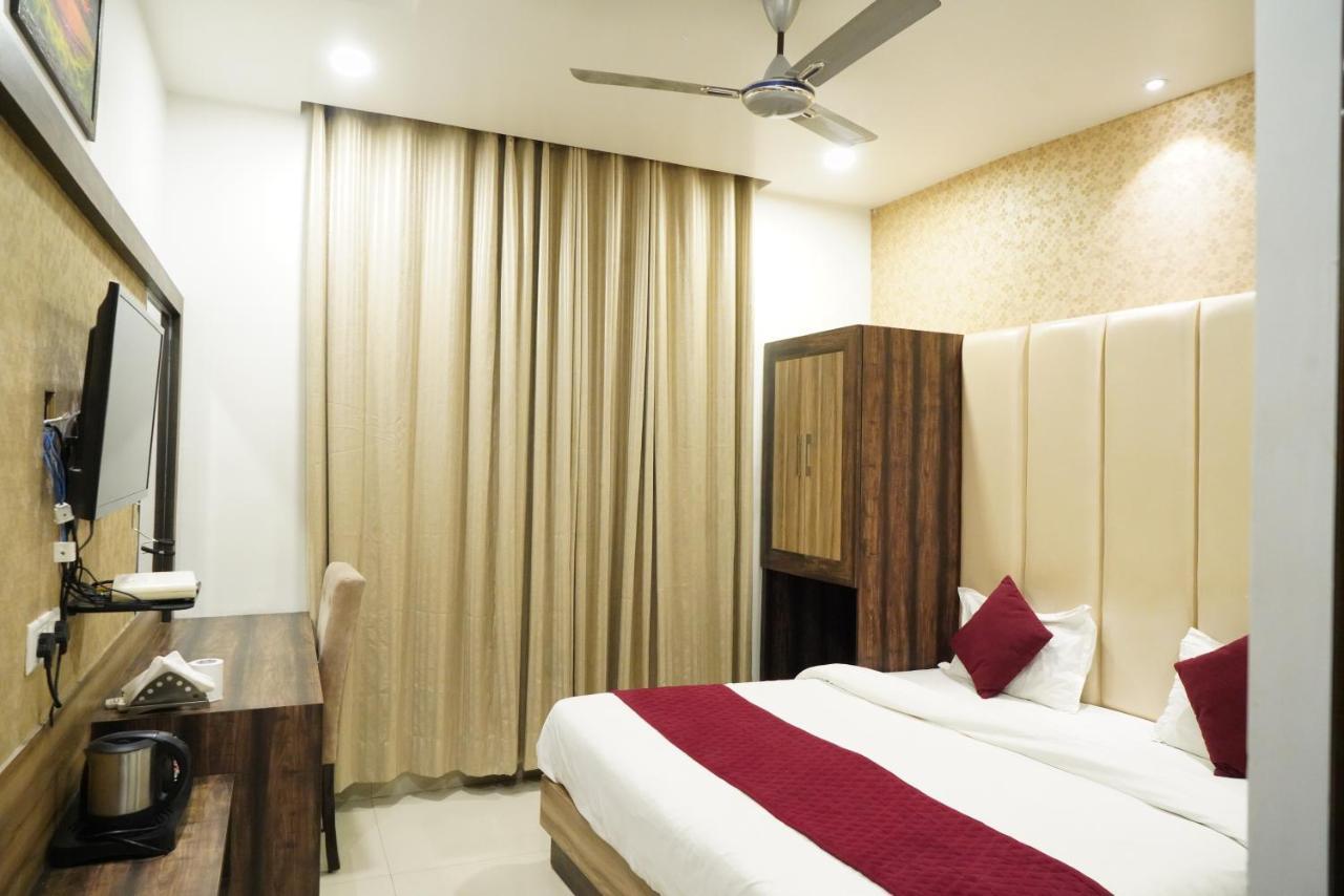 Hotel Malhotra Inn 50 Meter From Golden Temple أمريتسار المظهر الخارجي الصورة