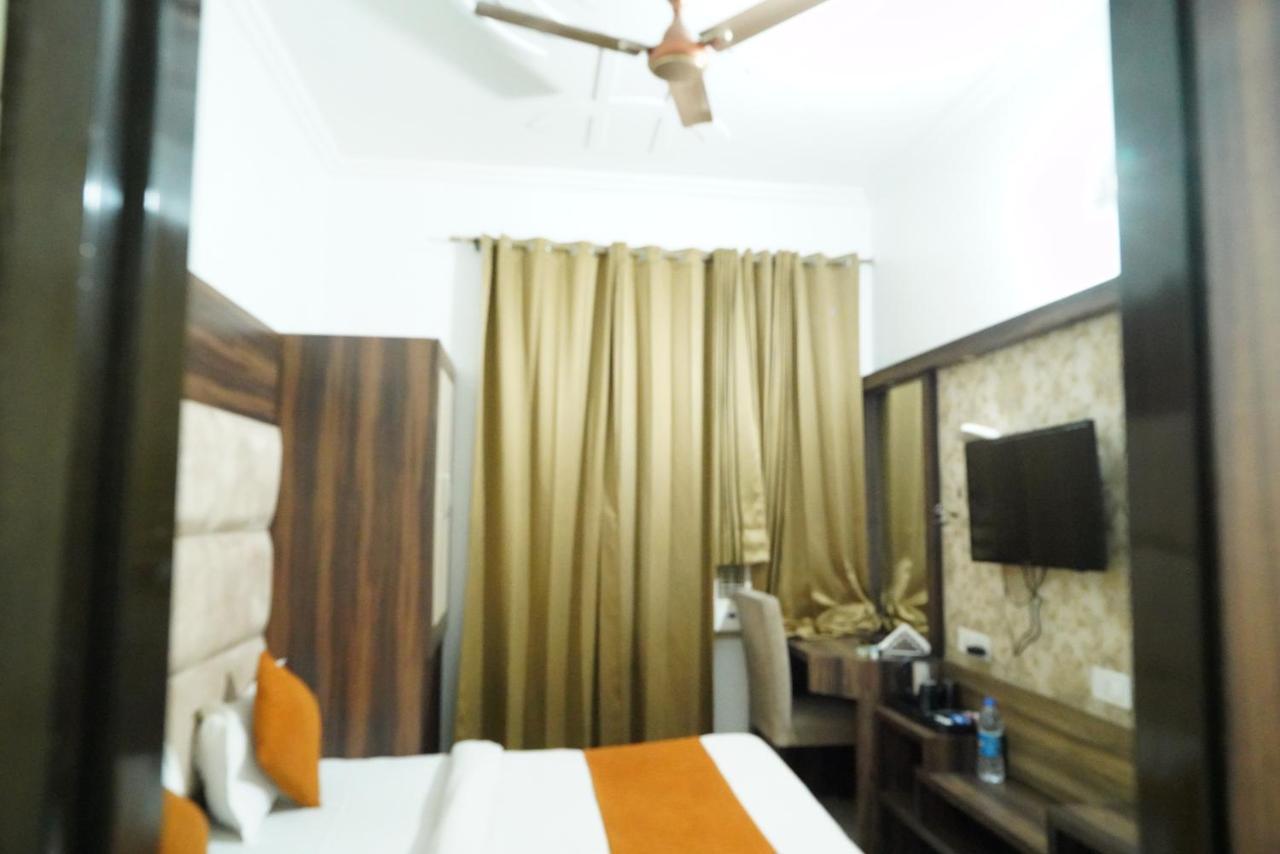Hotel Malhotra Inn 50 Meter From Golden Temple أمريتسار المظهر الخارجي الصورة