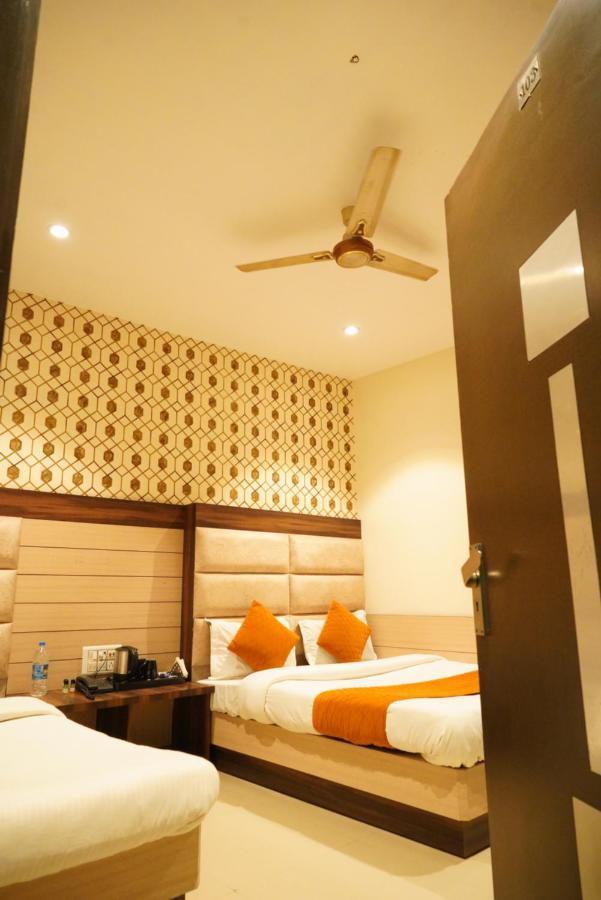 Hotel Malhotra Inn 50 Meter From Golden Temple أمريتسار المظهر الخارجي الصورة
