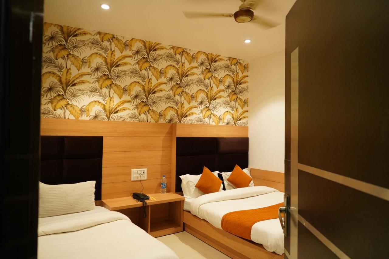 Hotel Malhotra Inn 50 Meter From Golden Temple أمريتسار المظهر الخارجي الصورة