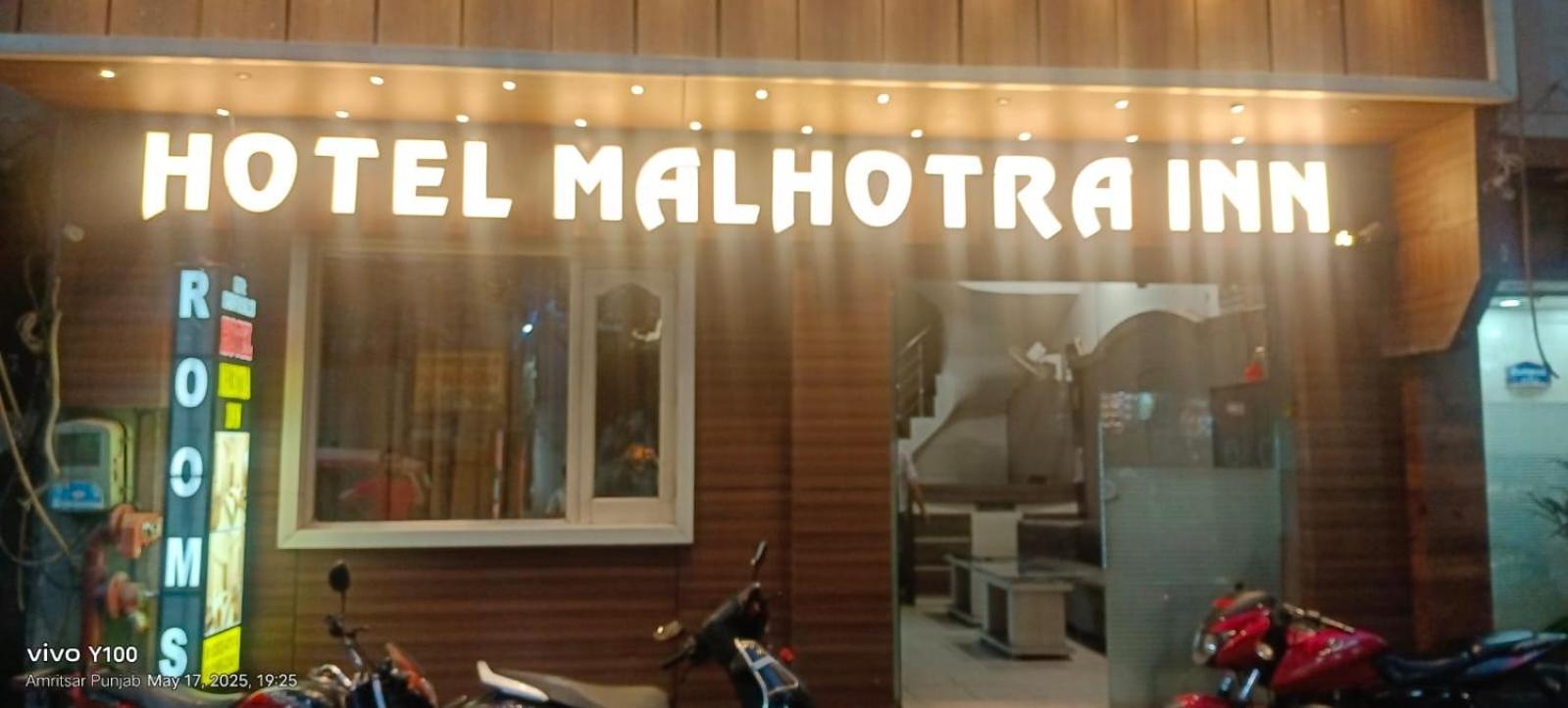 Hotel Malhotra Inn 50 Meter From Golden Temple أمريتسار المظهر الخارجي الصورة