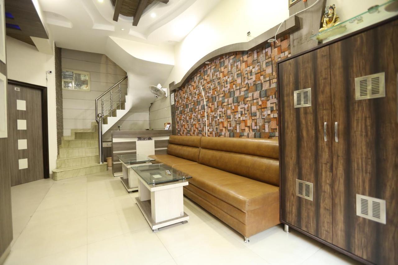 Hotel Malhotra Inn 50 Meter From Golden Temple أمريتسار المظهر الخارجي الصورة
